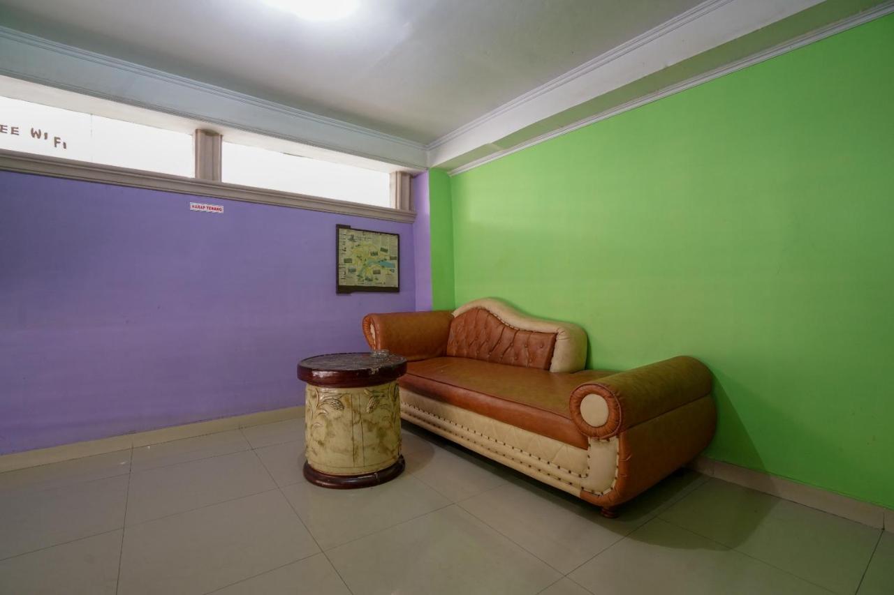 OYO 1495 Hotel Lendosis Palembang Exterior foto